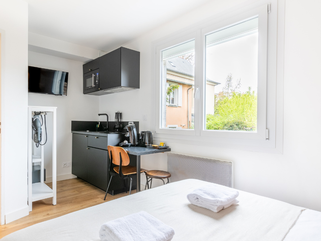 Remplacement de fenêtre bois par fenêtre PVC en rénovation à Rennes — VLAN Menuiserie