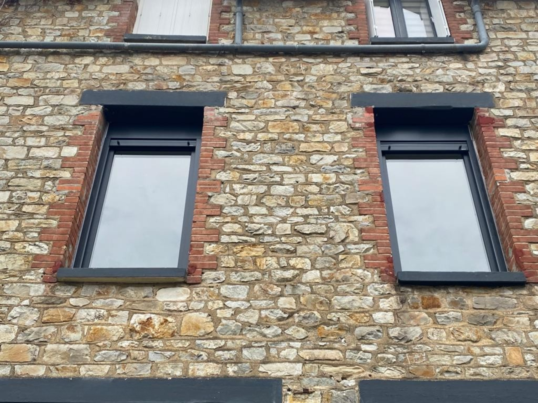 Fenêtre sur mesure alu ou PVC à Rennes — atelier VLAN Menuiserie